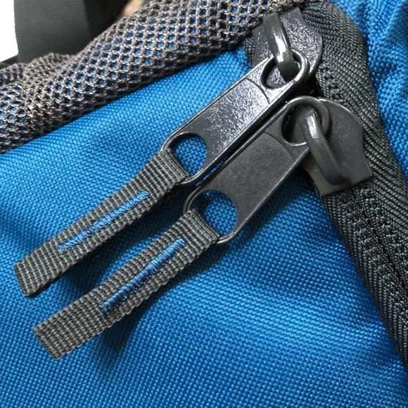 Brand New OZARK TRAIL portable camping medicine cabinet duffel bag, blue - Picture 4 of 13